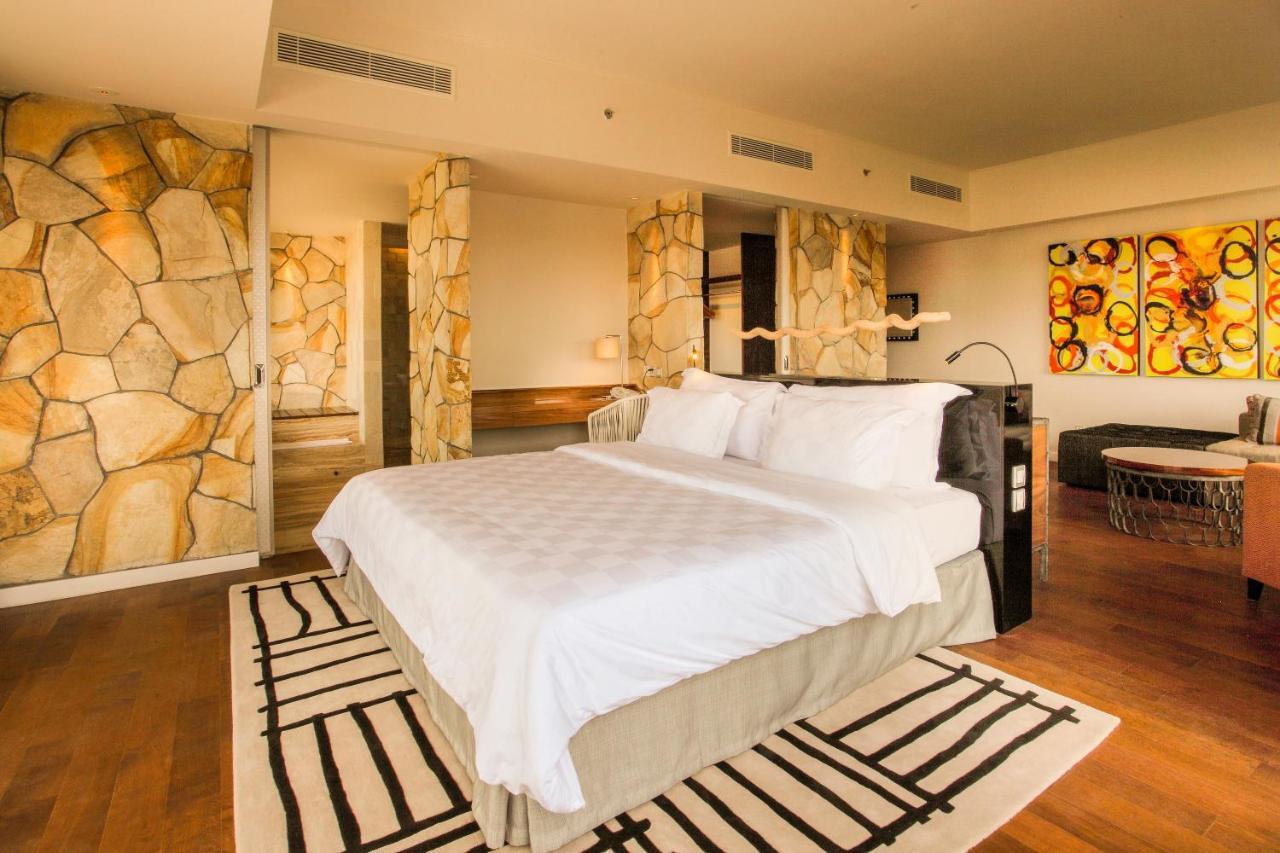 Ts Suites Семиняк Екстериор снимка A bedroom at the hotel