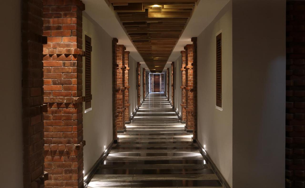Ts Suites Семиняк Екстериор снимка The interior of the hotel