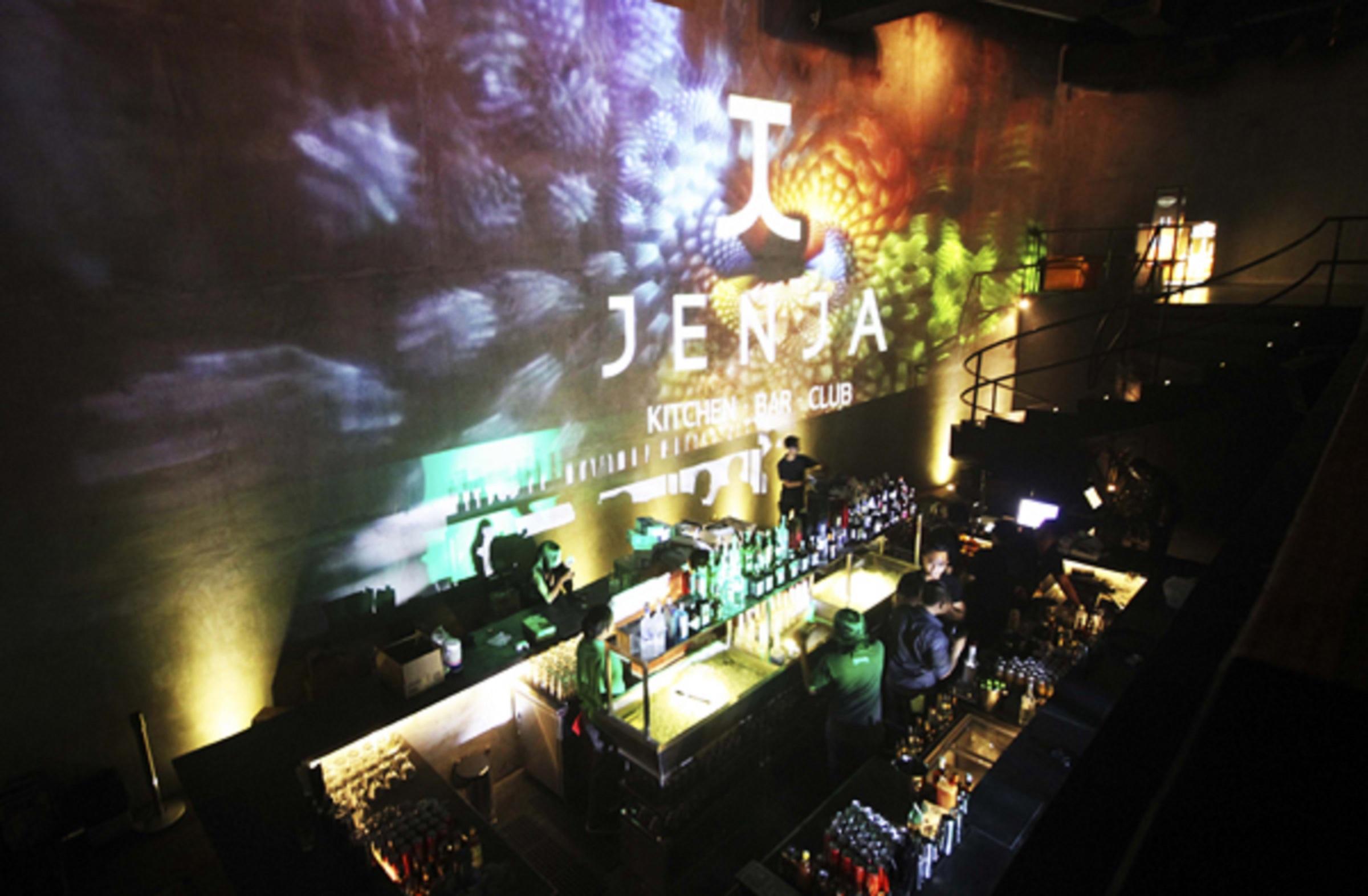 Ts Suites Семиняк Екстериор снимка JEMA Night Club